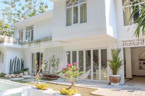 -   A newly-built villa in Uluwatu, nestled within lush surroundings just 700 meters from the main road, where numerous amenities await, and only a 5-minute drive from the iconic Garuda Wisnu Kencana (GWK) Park. Set on a generous 2,5 are of land, thi...