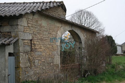 Francois IMMOJOY: ... This beautiful quiet farmhouse is located on the edge of a pretty little authentic village, in the triangle, Villefranche de Rouergue, Saint Antonin, Caylus. This atypical farmhouse is surrounded by a wall with a pretty carriage...