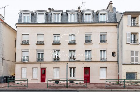 Con una ubicación ideal cerca del transporte público, este apartamento de 4 habitaciones de 61 m2 se encuentra a orillas del Marne. En la segunda planta de un edificio de tres plantas, consta de un hall de entrada, una cocina abierta a una sala de es...