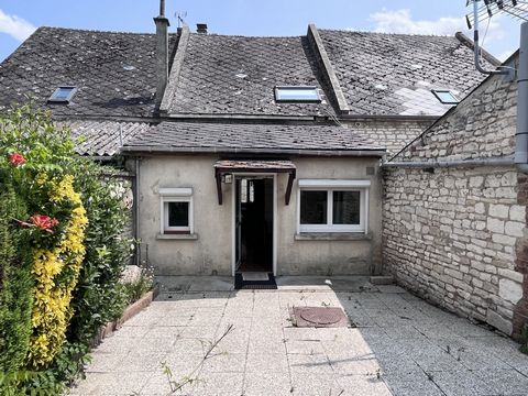 Come and discover in your IMMO LAON agency this charming stone house of 95m2 of living space with garden, all on a plot of 160 m2, located 5 minutes from Sissonne in a quiet area. It comprises on the ground floor: living room, hallway, kitchen, bathr...