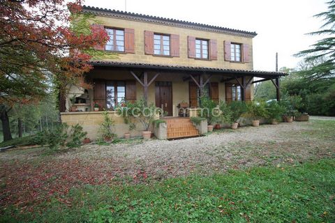 Pretty opulent house of 149 m2 of living space which consists of: On the ground floor: Entrance/hallway: (9.85 m2), tiled floor, two radiators. A dining room (13.90 m2), tiled floor, a French window giving access to the covered terrace, a window, a r...