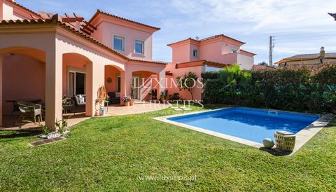 This fantastic modern villa is located on the prestigious surroundings of Vilamoura, Algarve, within a private condominium. The property comprises a total of 3 bedrooms , 4 bathrooms, a fully equipped kitchen , a living and dining room, a swimming po...