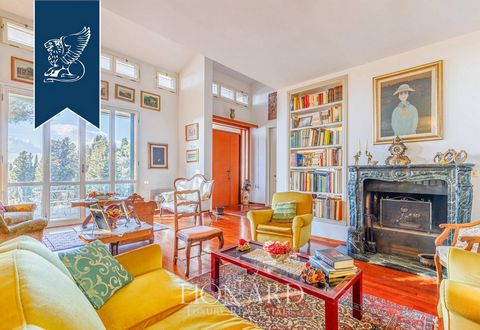 Elegant luxury villa with panoramic terrace for sale on the green hills of Fiesole, a short distance from the historic center of Florence. With an internal surface of 430 square meters and an enchanting private park of 2000 square meters dotted with ...