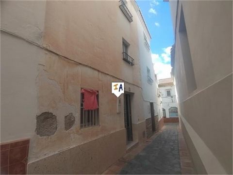 Dieses Stadthaus mit 2 Schlafzimmern liegt in Molvizar, einem traditionellen andalusischen Dorf mit rund 3.000 Einwohnern und weiß getünchten Häusern, in der Provinz Granada in Andalusien, Spanien. Molvizar ist von Bergen umgeben und doch nur eine ku...