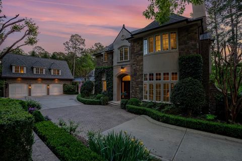 When ordinary just won't do! Welcome to an estate home with distinctive architecture-gracious but not ostentatious, ,understated elegance with the warmth of a well loved home! Designed by renowned architect Wm Hirsch and constructed by BRW, this home...