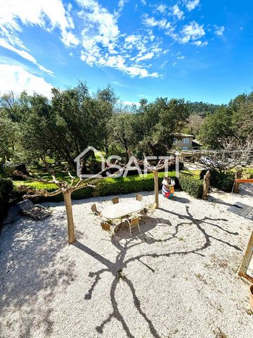 Located in the charming town of Grimaud (83310), this property offers a peaceful setting in the heart of nature while remaining close to amenities. Grimaud, renowned for its historical heritage and its proximity to the beaches of the Côte d'Azur, is ...