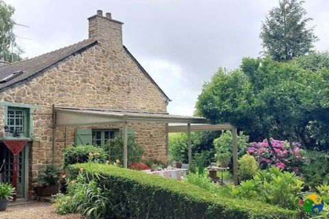 This beautiful 3-bed character property has over 2 acres of land and its own private lake, and is only a short walk to the village school, restaurants, boulangerie and butchers and it is only 30mins to the coast. The original character features at th...