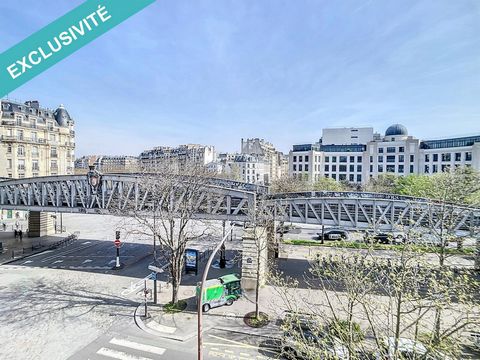 Exclusively, PARIS 15th, NECKER district, near Sèvres-Lecourbe and Pasteur metro station (line 6), in an old building, on the third and last floor without elevator, a pleasant apartment to live in, not overlooked, of 86 m² Carrez + 46m² of converted ...