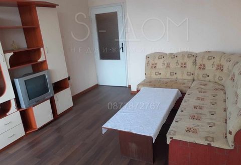 PROPERTY REFERENCE 400021 S-DOM SELLS APARTMENT WITHOUT TRANSITION IN A SUPER CENTER next to the Second Pharmacy UPCOMING RENOVATION May 2024 Consisting of a living room, kitchen, two bedrooms, bathroom, toilet, two terraces, entrance hall. North-sou...