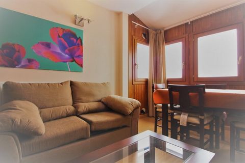 Furnished and equipped 1 bedroom apartment with fitted wardrobes, 1 bathroom, living room, fully equipped kitchen, parking space and locker. Canillo is the Parish with the largest area and smallest population of the country and the centre of a group ...