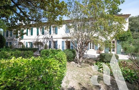 For sale in Saint-Etienne-du-Gres. Near the emblematic village of Saint-Rémy-de-Provence, charming stone mas for sale. Provencal charm and authenticity are at the rendezvous. This property consists of a main house and a janitor's house. The whole pro...