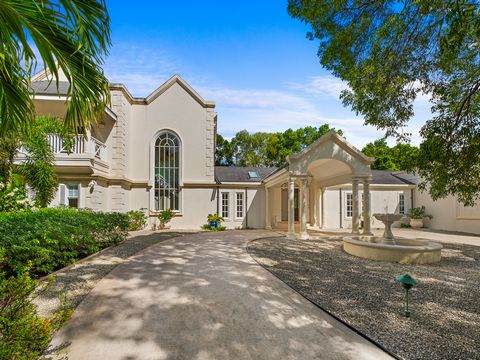 Located in Sandy Lane. Casa Caoba stands as an epitome of refined luxury within the prestigious Sandy Lane Estate, nestled on 1.3 acres of meticulously landscaped grounds. Discreetly positioned on an exclusive cul-de-sac in Cooper Hill, this two-stor...