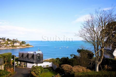 Ref.GLC67910: Perros-Guirec, beautiful sea view and quality location characterize this property from the 60s. Located at the end of a dead end, the town center is 600 m away, the beach and its activities (restaurants, cinema, Thalasso and casino) 300...
