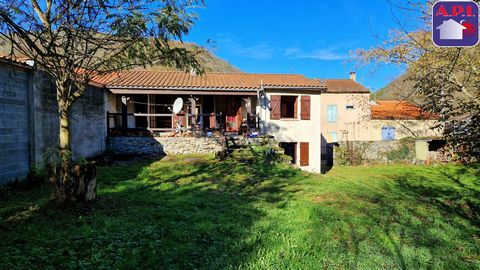 Located in the heart of the Comminge Pyrenees, come and discover this charming house offering 55m² of comfortable living space, on a generous 50m² garage. All nestled on a vast building plot of 1,890m². Ideal for building a second home! Enjoy the qui...