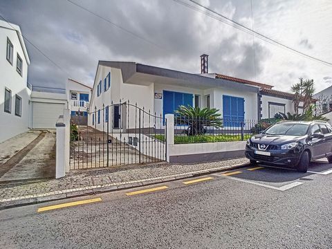 Unique villa, located in the city of Ribeira Grande, is a good investment opportunity. The house is divided into four independent fractions (T3, T2, T1 and T0), with an estimated annual profitability of 15%. A safe and smart investment for those look...