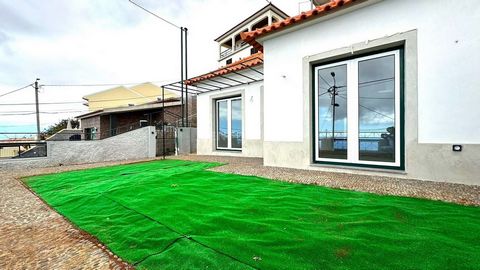 Welcome to this traditional Madeiran villa, completely refurbished, located in the parish of Monte. The villa comprises: - 2 bedrooms; - 1 bathroom; - 1 open space kitchen; - 1 room; - Storage space; - Garden and a small terrace. Set on a plot of 119...