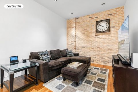 Located on a beautiful tree-lined block midway between Central and Riverside Parks, this is a great opportunity to own a true one bedroom in a great neighborhood. The apartment offers a nicely updated windowed kitchen with white cabinets, gas range a...