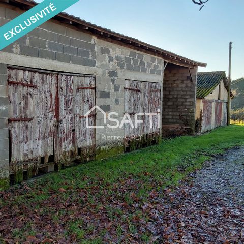 Located in the charming town of Saint Front de Pradoux, in a quiet and pleasant area. Close to schools, local shops, 10 minutes from the train station and the A 89 access, 1 hour from Bordeaux, 1/2 from Périgueux and Bergerac. This set consists of 2 ...