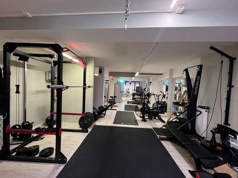 A beauty and personal training center located in Escaldes-Engordany is transferred. The center has approximately 200 m2 of space. All beauty and gym machines are included in the transfer. It is located in a central area with easy access and has sever...