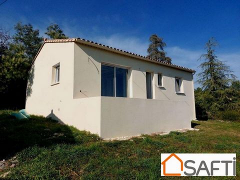 Less than 5 minutes from shops, new villa of 90m ² on 961m ² of ground with dominant view. The house consists of a large living room with kitchen and pantry, 3 bedrooms, a bathroom with Italian shower and double sinks and an independent toilet Revers...