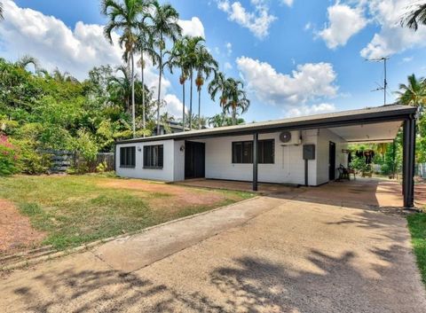 This comfortable 4 bedroom family home is well positioned towards the front of the 800m2 fully fenced easement free block so lots of back yard for the kids to play and plenty of room to add a shed and pool. Front verandah and carport make for easy ou...