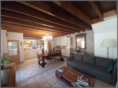 In the heart of the village of Saint Hilaire located 12 km from Limoux and 17 km from Carcassonne, village benefiting from all amenities: -Primary school -Bakery -Grocery store -Restaurant/cafe -Pharmacy -Doctor's office -Post office at the abbey sho...