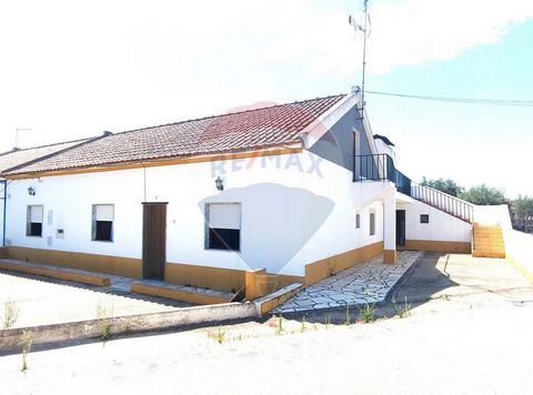 Pleasant 3 bedroom villa in the heart of the Alentejo, consisting of: 1 living room, 3 bedrooms, 1 kitchen, full toilet, killing kitchen, spacious yard, pantry, attic with high foot that can be used for three more divisions, Side space for car parkin...