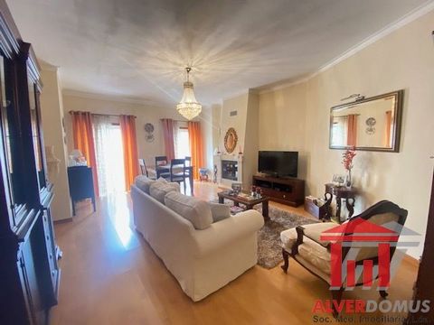T3 Central with parking Excellent location close to the main shops as well as schools, kindergarten, Intermarché supermarket, bus stop and all kinds of shops and services. With excellent access to the A1 in Alverca, IC2 and N10, which allow you to re...