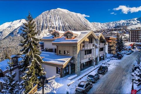 Het appartement is gelegen in een prestigieuze residentie gebouwd in de Scandinavische bergtraditie en eind 2017 opgeleverd. Deze residentie profiteert van een unieke geografische ligging tegenover de skipistes, naast de skischool, het VVV-kantoor en...