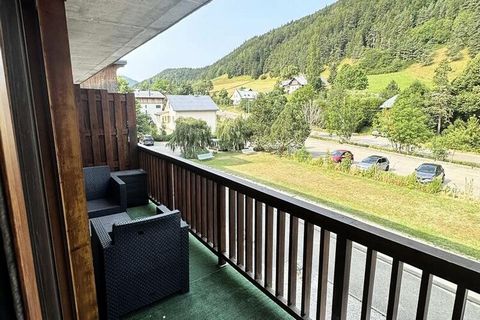 Rustige residentie, collectieve verwarming. 2-kamerappartement van 40m² gelegen aan de weg naar Corrençon in Vercors. Dicht bij shuttlehaltes en zwemheuvel. Lichte accommodatie op het westen met balkon. Groene ruimtes voor het condominium. Collectiev...