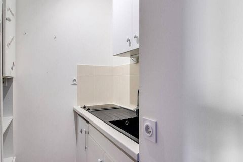 Questo accogliente monolocale, situato al 1° piano di un residence nel quartiere termale, offre 27 m² di spazio abitativo e può ospitare comodamente fino a quattro persone. Il soggiorno è arredato con poltrone e TV, oltre ad un armadio elettrico per ...