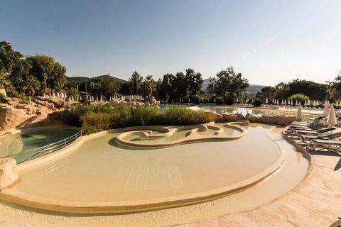 La Résidence Les Restanques du Golfe de Saint-Tropez- maeva Home domine toute la baie méditerranéenne offrant un cadre exceptionnel. Vous serez séduits par ce domaine paysager de 25 hectares avec son parc clos surveillé. Vous pourrez visiter le villa...