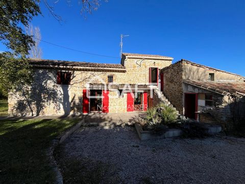 Cette maison type Mas en pierre vous séduira par son charme de l'authentique au milieu d'une parcelle de 3000m2 avec piscine hors sol de qualité. A l'extérieur vous profiterez d'un joli jardin arboré ainsi que d'un garage ouvert, de plusieurs caves e...