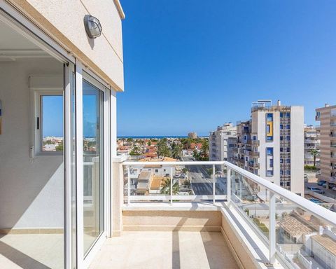 Located in one of the most sought-after areas of Nueva Torrevieja, this modern penthouse of 60 m2 offers you the opportunity to fully experience the sweetness of Mediterranean life. With a large east-facing terrace, you will enjoy splendid sea views ...