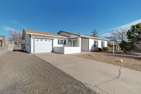 Welcome home! Move-in ready home! Beautiful 1308 sqft, 3 bedroom, two bath home on a large lot in Western Hills. Close to shopping, schools, parks and restaurants. Large backyard. Refrigerated air conditioning. Well maintained and super cozy! Come ta...