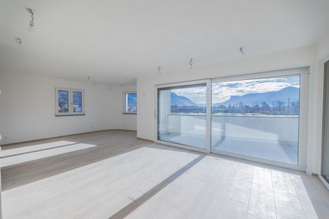 We are delighted to present this exclusive 3-room top floor apartment in a new residential complex. It is spread over two floors and offers you a spectacular view over the picturesque town of Merano, the famous racecourse and the surrounding breathta...