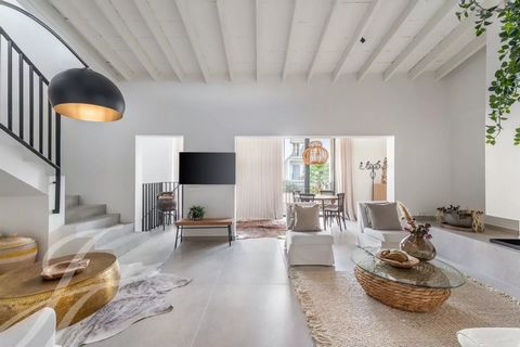 Discover this stunning, fully renovated townhouse located in the sought-after Santa Catalina neighborhood, known for its charm and proximity to Palma's Old Town. Designed with Scandinavian elegance, this home is flooded with natural light and boasts ...