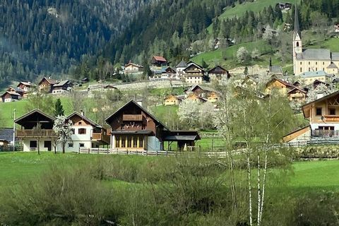 This beautiful detached rustic chalet for a maximum of 12 people is located in Grosskirchheim in the Mölltal in Carinthia, offers a beautiful view of the surrounding mountain landscape and is in the immediate vicinity of the well-known Grossglockner ...