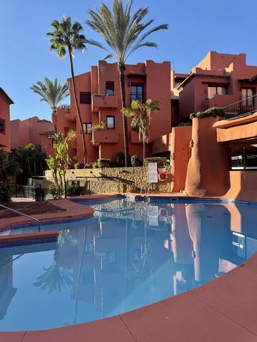 Located in Elviria. This south west facing apartment is located in the popular urbanization of los Jardines de Don Carlos in the heart of Elviria, only 200m from the beach and within walking distance to many amenities like shops and restaurants. The ...