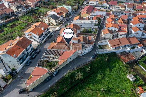 Identificação do imóvel: ZMPT572842 5 Independent Single-Story Houses in Guifões – Matosinhos FEATURES: - Independent Houses: 5 houses in a horizontal property regime. - Single-Story: Easy access with direct exterior entrances. - Shared Courtyard: Id...