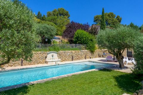 Superb Bastide of around 200m2 set in 4850m2 of enclosed land. This property is ideally located in the heart of the countryside, just 30 minutes from Aix-en-Provence, 25 minutes from Cassis and 20 minutes from Marseille. Inside, this charming Provenc...