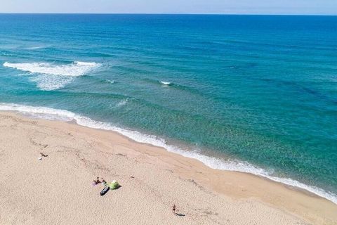 Verdi colline dall'atmosfera rilassante, belle spiagge con acque turchesi per rilassarsi e la Dolce Vita per cambiare scenario, imbarco immediato per la Sardegna! Ti invitiamo a soggiornare al Résidence Pierre & Vacanze a Badus. Situato a Badesi, un ...