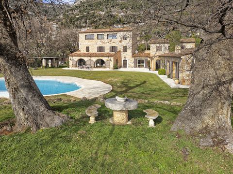 Magnificent Mas Provencal situated in the residential heights of Saint-jeannet, enjoying spectacular sea views and an exceptional location. This large property of around 530m2 of living space set in grounds of almost 17,000m2 with swimming pool, tenn...