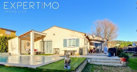 En exclusivité EXPERTIMO Venez découvrir cette villa moderne de plain-pied offrant confort et sérénité dans un cadre paisible Située dans un quartier résidentiel , cette maison bénéficie de la proximité des commodités essentielles : écoles maternelle...