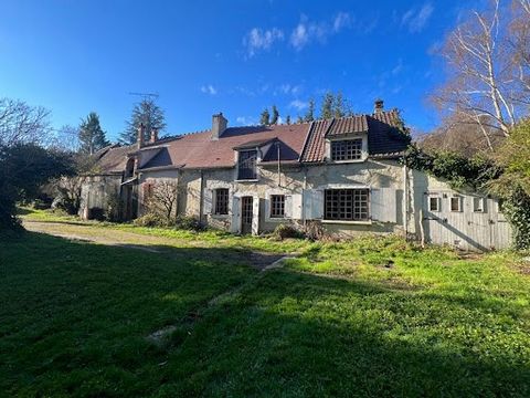 Charming stone farmhouse of 190 m2 of living space divided into four houses. Located in a quiet area, in a very pleasant setting, wooded and not overlooked. Built on a vast plot of 5222 m2 on the edge of the forest and crossed by the river Auxence. B...