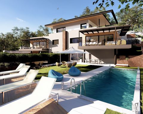 Realizzate il vostro sogno di vivere nel lusso con questa esclusiva villa di nuova costruzione, che offre una vista mozzafiato sul lago a soli 50 metri di distanza. Situata in una posizione assolutamente privilegiata con vista a sud, ovest ed est, qu...