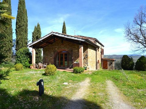 Only 15 km from the centre of the town of Siena, in the heart of the Sienese Chianti region, we offer the sale of a particular farmhouse, a former barn dating back to 1893 and clad in typical local stone, located between Vagliagli and Pievasciata. Re...