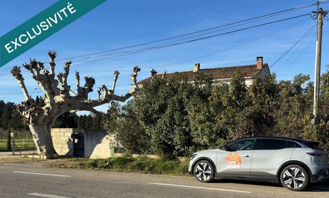 Découvrez cette charmante maison de 185 m² située à Barbentane, à deux pas de la gare TGV d’Avignon, à proximité d’Avignon et de Saint-Rémy-de-Provence. Située à la limite du Gard et des Bouches-du-Rhône, cette propriété est idéale pour un investisse...