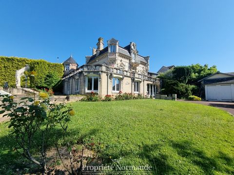 Propriété Normande vous propose cette UNIQUE demeure de 1895 qui incarne le charme et l'élégance à la française. Située à deux pas du centre-ville de Bernay et de ses commerces, elle saura vous séduire par ses volumes généreux et son architecture. La...