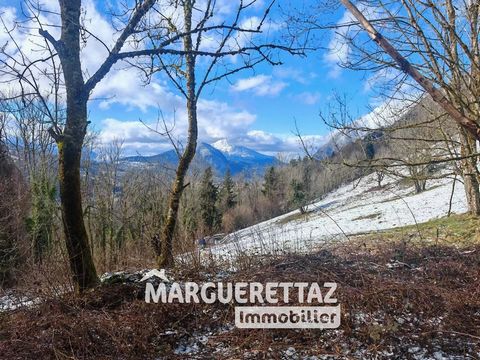 Mazot te renoveren in Taninges Kom en ontdek deze mazot om te rehabiliteren op de zuidelijke heuvel van Taninges met een bouwvergunning geaccepteerd en gezuiverd van elk beroep. Gelegen in een natuurgebied, op 1835 m² grond, zult u genieten van een b...